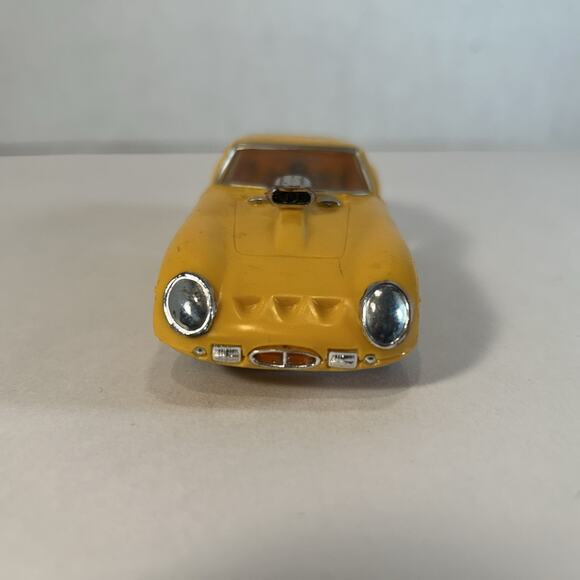 1960s Ideal Motorific Ferrari #9 Battery Operated Car w/ Original Display Case - Picture 8 of 16